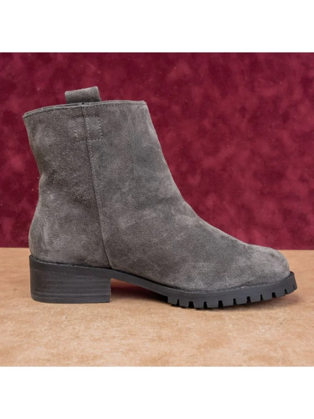 Splendid Women Distress Grey Suede Fleece lined Slip on Boots sz 7.5